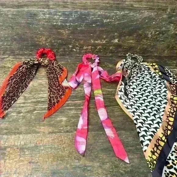 Lot of 5 Stylish Women's Patterned Scarves Hair Ties Set - Picture 2 of 5